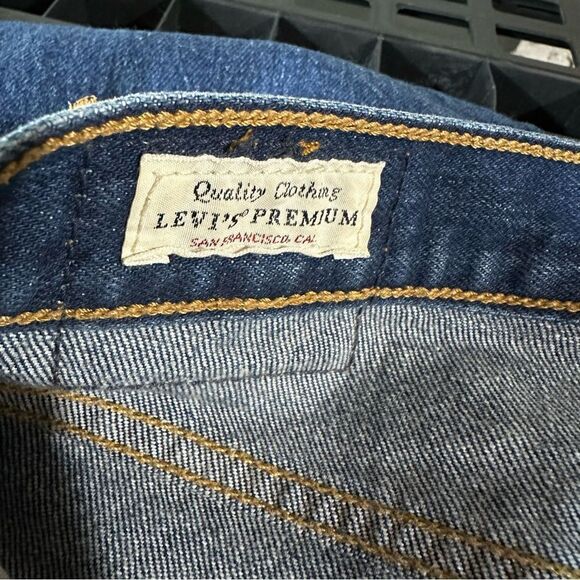 Levi’s Wedgie Blue Raw Hem Ankle Jeans Straight Leg Button Fly Size‎ 26 - Picture 5 of 9